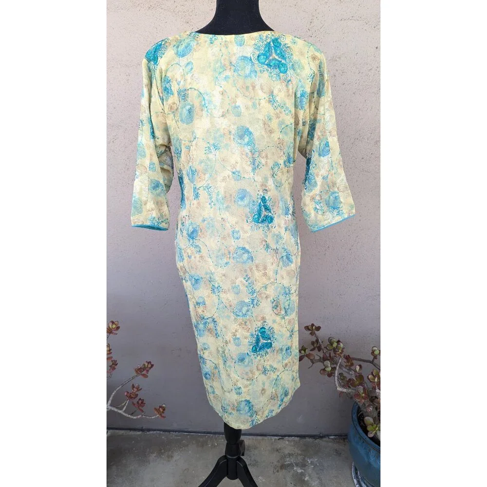 💜✨Beautiful Floral Embroidered Kurti with Sequins & Matching Dupatta - Picture 3 of 9